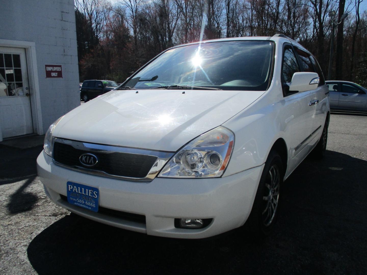 2012 WHITE Kia Sedona (KNDMH4C75C6) with an 3.8L L4 DOHC 24V engine, AUTOMATIC transmission, located at 540a Delsea Drive, Sewell, NJ, 08080, (856) 589-6888, 39.752560, -75.111206 - Photo#0